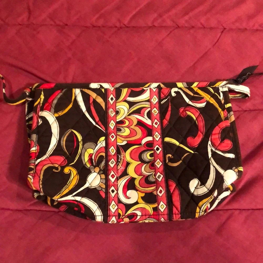 Vera Bradley -Make Up Bag - 9x5 x2.5 inchs. Large Zip Pocket & 2 Small Pockets